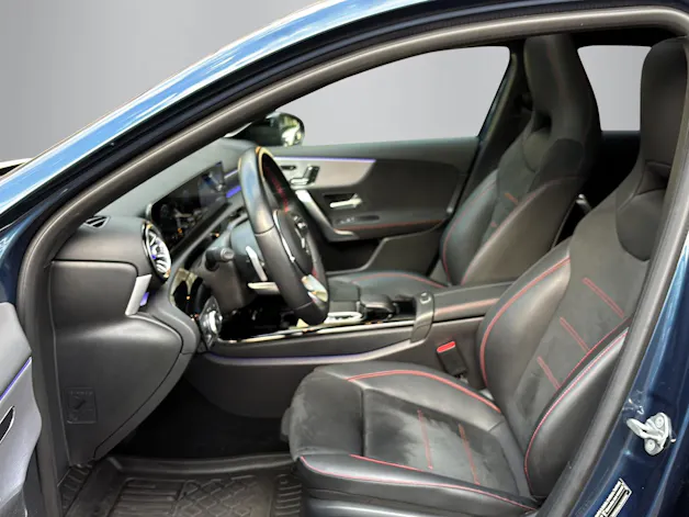 MERCEDES-BENZ A 250 AMG Line 4m