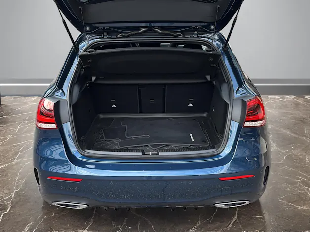 MERCEDES-BENZ A 250 AMG Line 4m