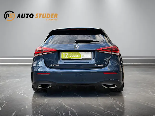 MERCEDES-BENZ A 250 AMG Line 4m