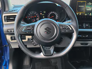 Suzuki Swift 1.2 Sakura Top Hybrid 4x4