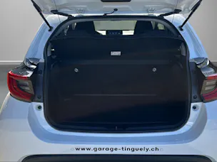 Toyota Yaris 1.5 VVT-i HSD Trend