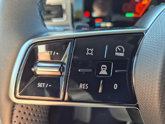 RENAULT R5 E-Tech Comfort Range Roland Garros