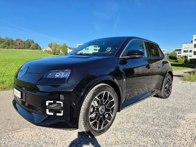 RENAULT R5 E-Tech Comfort Range Roland Garros