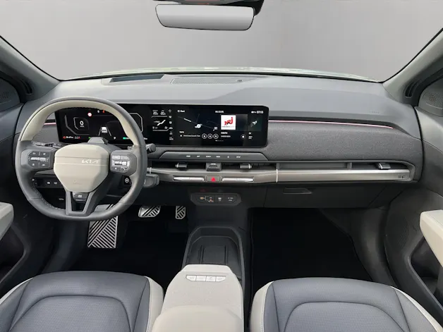 Kia EV3 81 kWh GT-Line / top-Ausstattung / Winterräder / Glasschiebedach / 7 Jahre CH-Hersteller Garantie inkl. Assistance