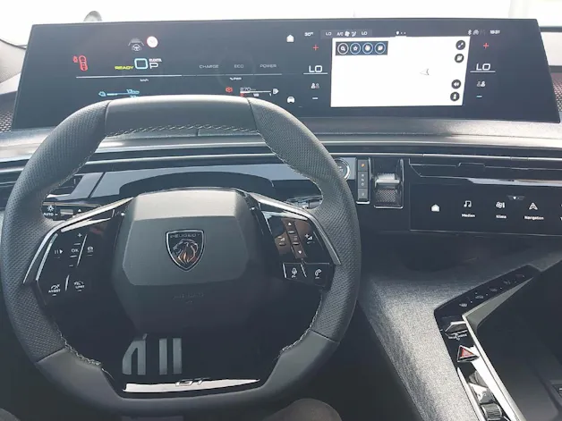 PEUGEOT 5008 1.6 PHEV GT