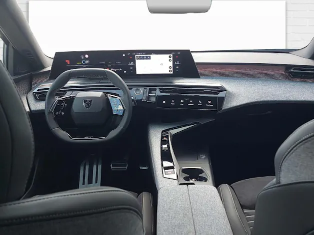 PEUGEOT 5008 1.6 PHEV GT