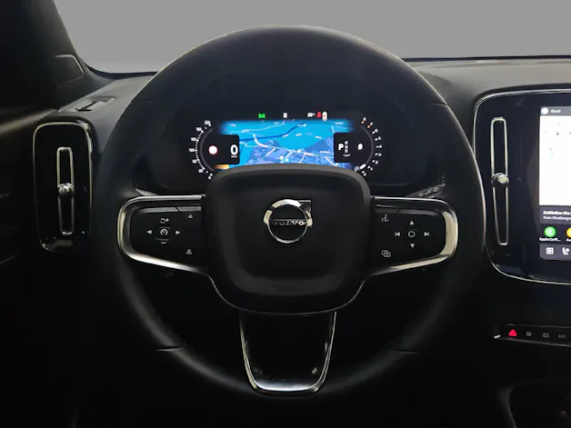 VOLVO XC40 2.0 B3 MH Plus Dark