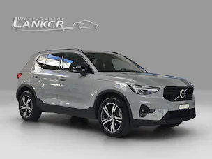 VOLVO XC40 2.0 B3 MH Plus Dark