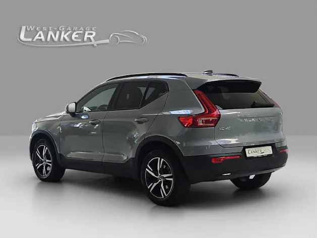 VOLVO XC40 2.0 B3 MH Plus Dark