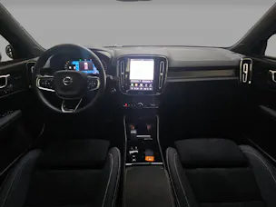 VOLVO XC40 2.0 B3 MH Plus Dark