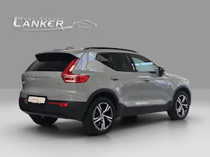 VOLVO XC40 2.0 B3 MH Plus Dark