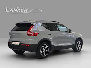 VOLVO XC40 2.0 B3 MH Plus Dark