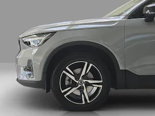 VOLVO XC40 2.0 B3 MH Plus Dark