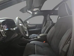 VOLVO XC40 2.0 B3 MH Plus Dark
