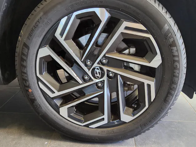 HYUNDAI Tucson 1.6 T-GDi HEV Vertex Swiss Edition 4WD