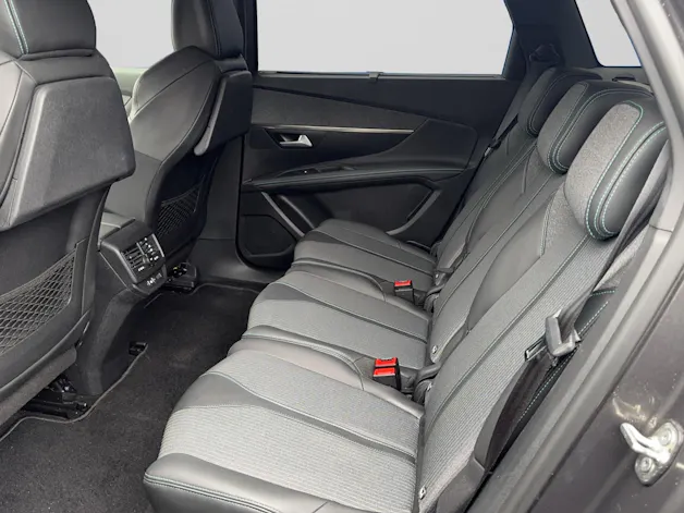 PEUGEOT 5008 1.5 HDi Allure P EAT