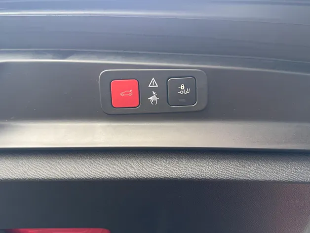 PEUGEOT 5008 1.5 HDi Allure P EAT