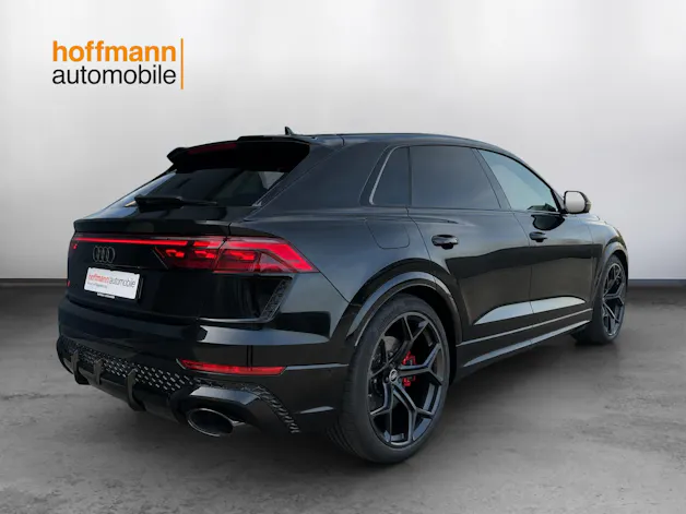 AUDI RSQ8 performance quattro
