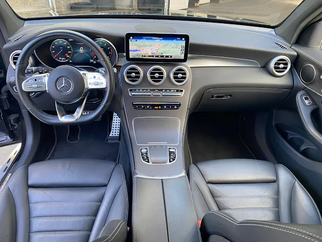 MERCEDES-BENZ GLC 300 AMG Line 4Matic 9G-Tronic