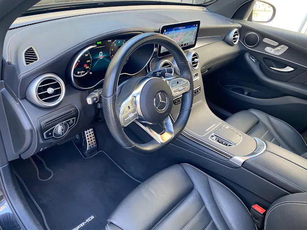 MERCEDES-BENZ GLC 300 AMG Line 4Matic 9G-Tronic