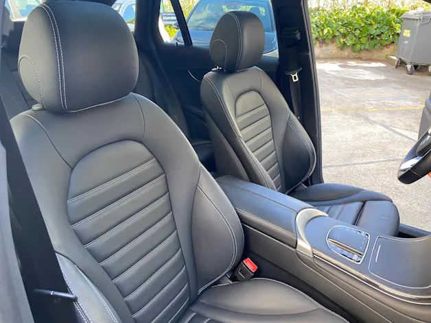 MERCEDES-BENZ GLC 300 AMG Line 4Matic 9G-Tronic