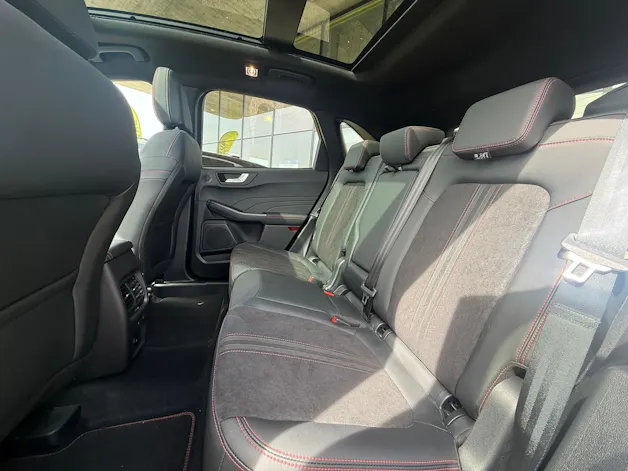 FORD Kuga 2.5 FHEV ST-Line X 4WD