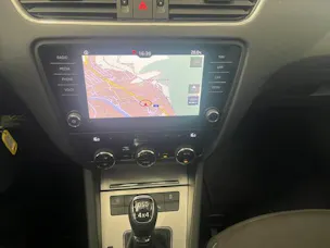 SKODA Octavia Combi 2.0 TDI Ambition 4x4 DSG