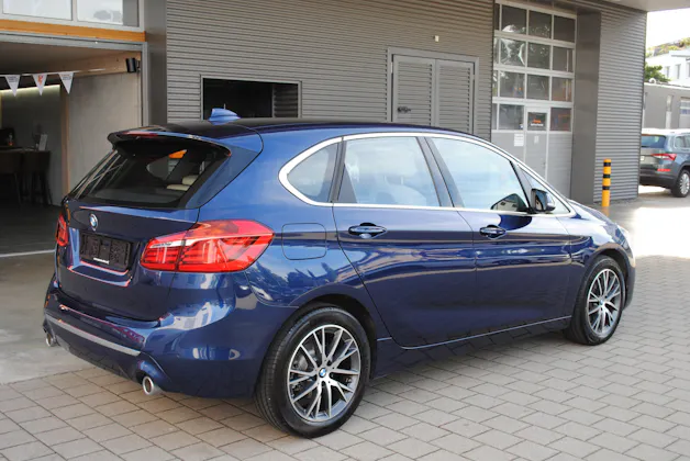 BMW 220i Active Tourer Luxury Line DKG