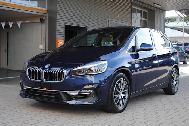 BMW 220i Active Tourer Luxury Line DKG