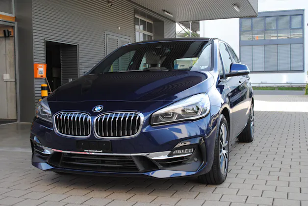 BMW 220i Active Tourer Luxury Line DKG