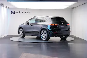 MERCEDES-BENZ GLA 220d 4Matic AMG Line 8G-DCT *AHK* *Panorama*