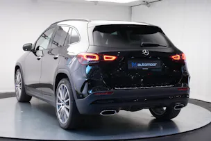 MERCEDES-BENZ GLA 220d 4Matic AMG Line 8G-DCT *AHK* *Panorama*