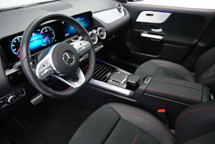 MERCEDES-BENZ GLA 220d 4Matic AMG Line 8G-DCT *AHK* *Panorama*