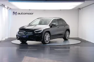MERCEDES-BENZ GLA 220d 4Matic AMG Line 8G-DCT *AHK* *Panorama*