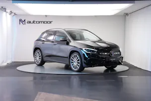 MERCEDES-BENZ GLA 220d 4Matic AMG Line 8G-DCT *AHK* *Panorama*