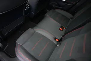 MERCEDES-BENZ GLA 220d 4Matic AMG Line 8G-DCT *AHK* *Panorama*