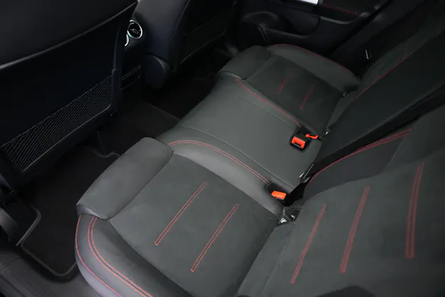 MERCEDES-BENZ GLA 220d 4Matic AMG Line 8G-DCT *AHK* *Panorama*