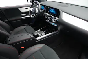 MERCEDES-BENZ GLA 220d 4Matic AMG Line 8G-DCT *AHK* *Panorama*