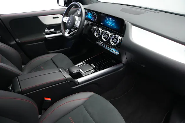 MERCEDES-BENZ GLA 220d 4Matic AMG Line 8G-DCT *AHK* *Panorama*