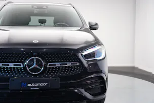 MERCEDES-BENZ GLA 220d 4Matic AMG Line 8G-DCT *AHK* *Panorama*