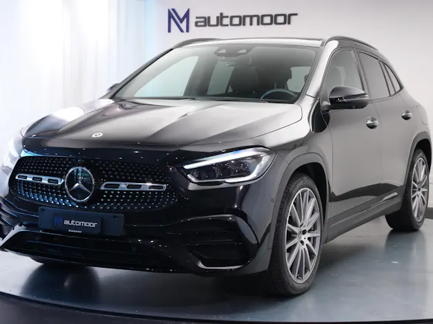 MERCEDES-BENZ GLA 220d 4Matic AMG Line 8G-DCT *AHK* *Panorama*