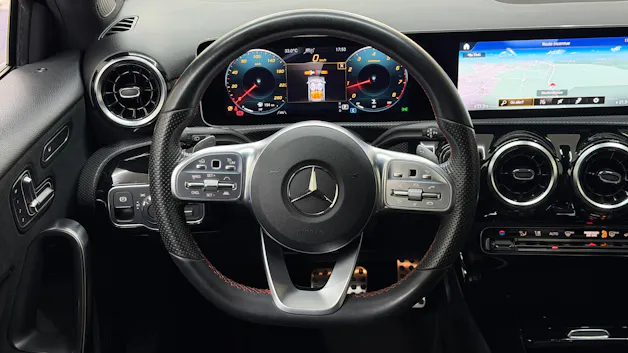 MERCEDES-BENZ A 250 AMG Line 7G-DCT