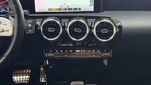 MERCEDES-BENZ A 250 AMG Line 7G-DCT