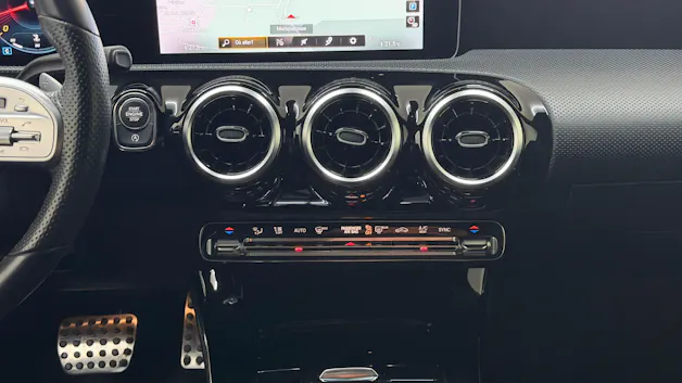 MERCEDES-BENZ A 250 AMG Line 7G-DCT