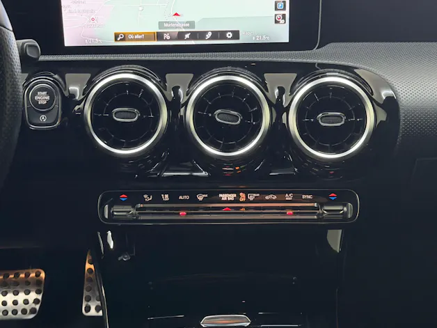 MERCEDES-BENZ A 250 AMG Line 7G-DCT