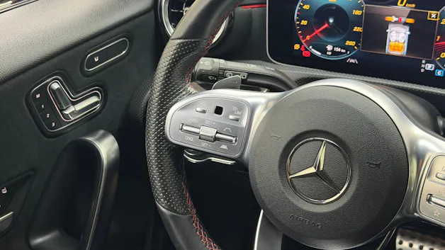 MERCEDES-BENZ A 250 AMG Line 7G-DCT