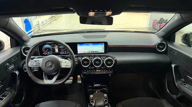 MERCEDES-BENZ A 250 AMG Line 7G-DCT