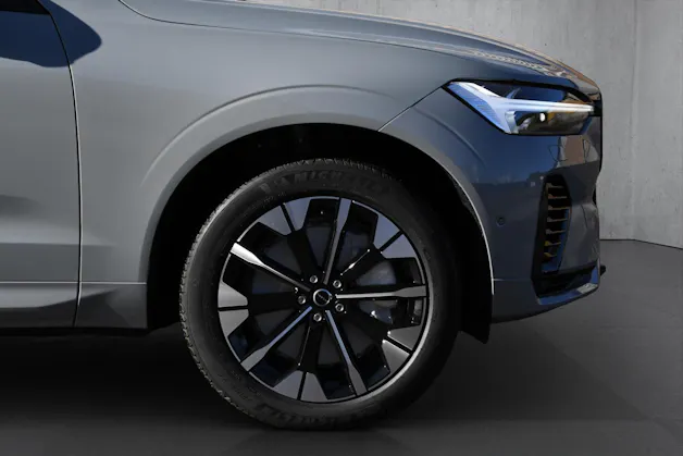 VOLVO XC60 T6 eAWD PluginHybrid Ultra Dark Geartronic