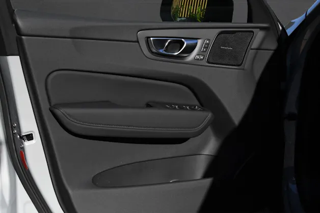 VOLVO XC60 T6 eAWD PluginHybrid Ultra Dark Geartronic