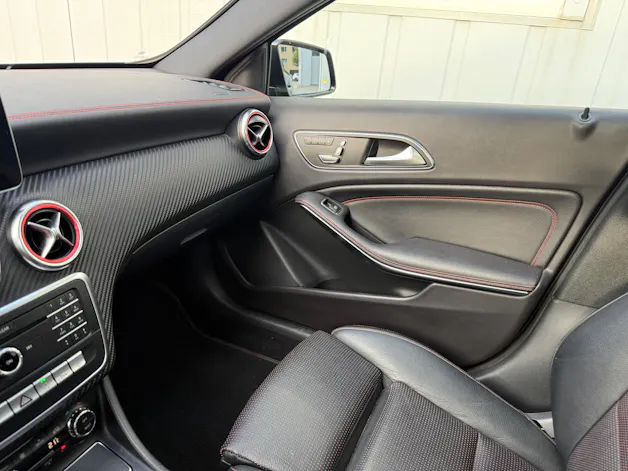 MERCEDES-BENZ A 250 AMG Line 4Matic 7G-DCT *PANORAMA*LED*NIGHT PACK*